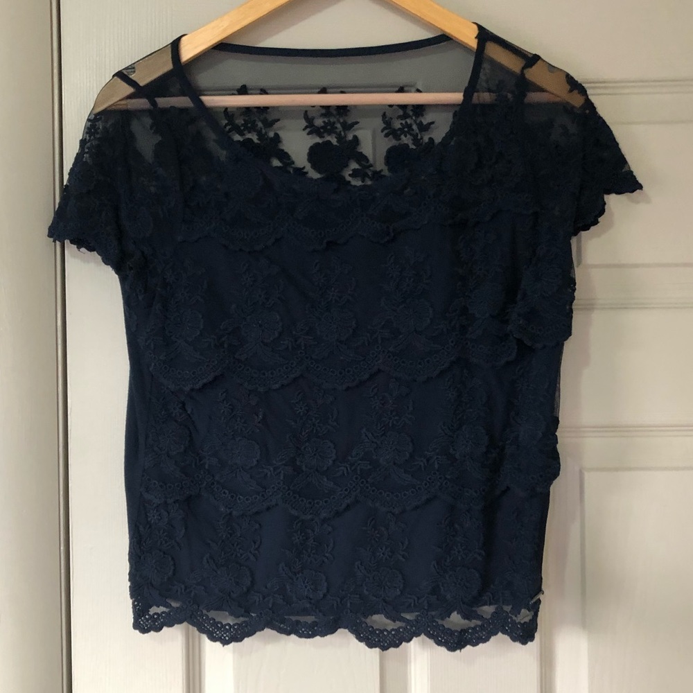 Lace A&F crop top